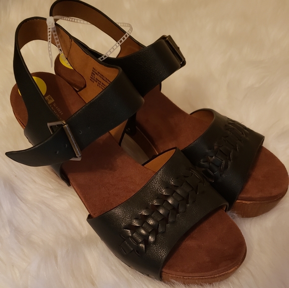 White Mountain Footbed Heels Size 9 - Picture 3 of 6